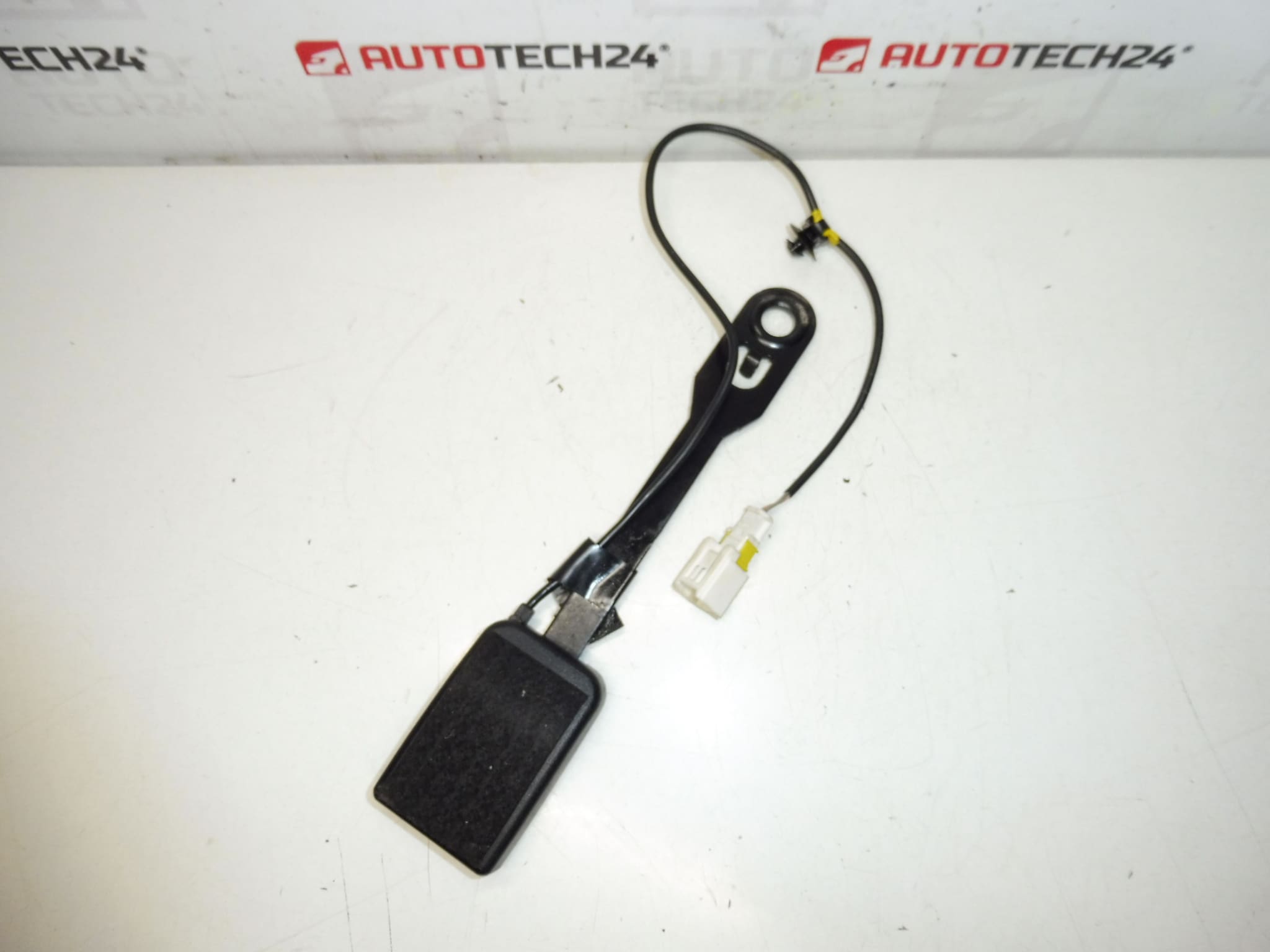 Support serrure passeport passager Peugeot 407 8975P6 8975AS – Image 2