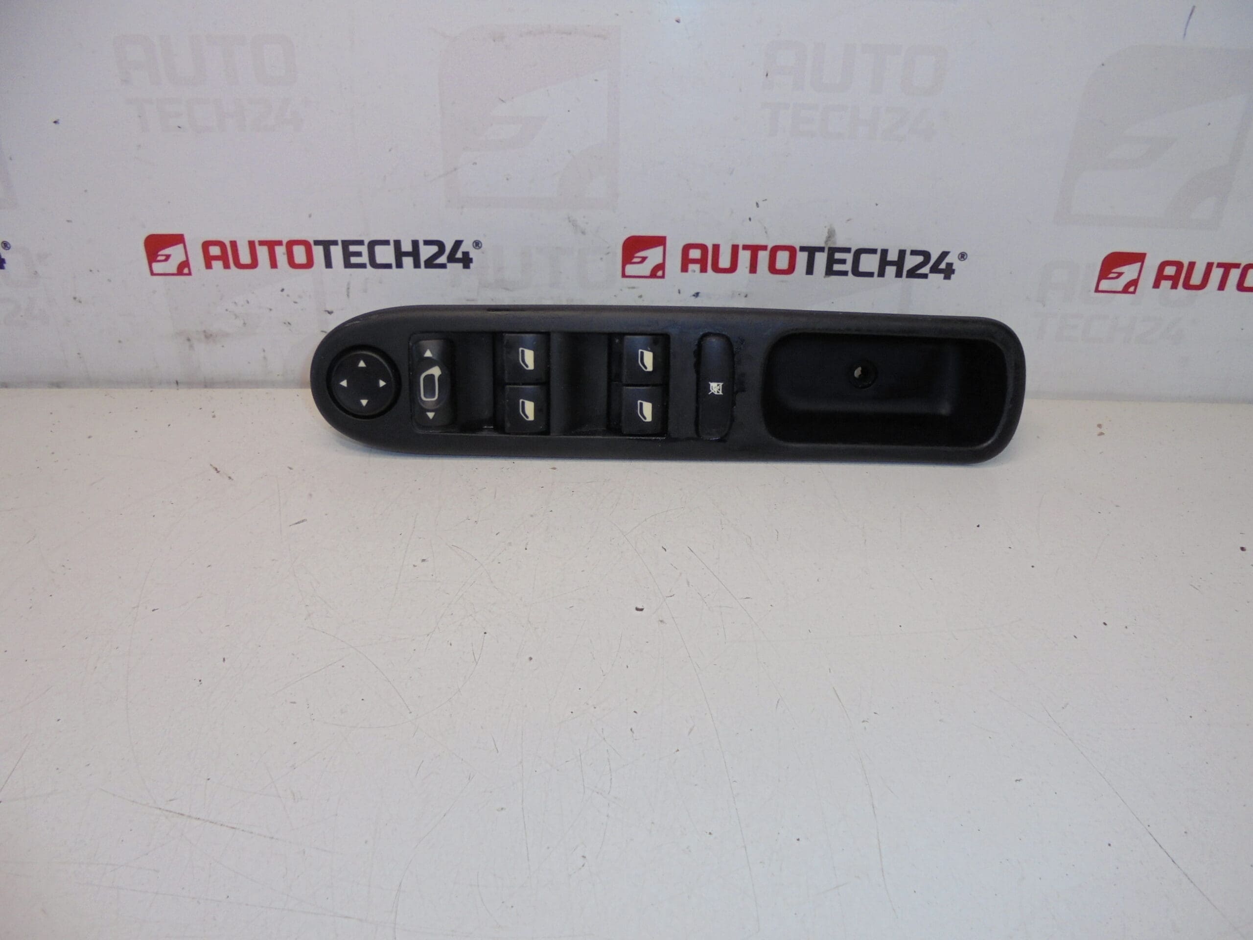 Lève-vitre Peugeot 307 2005-07 96498421XT 6554KT