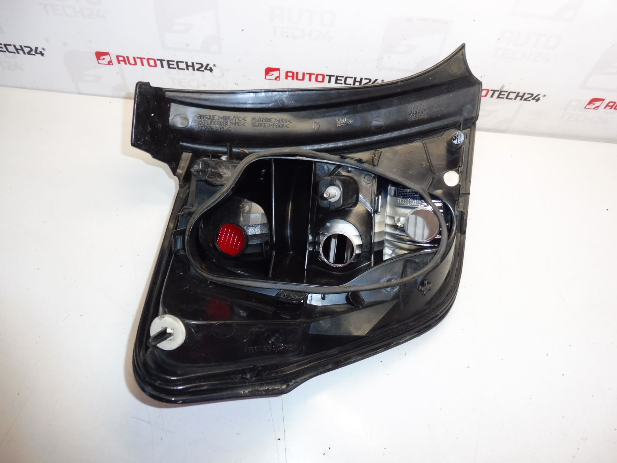 Aile de feu arrière droit Citroën C3 II 9673805380 6351KQ (copie) – Image 2