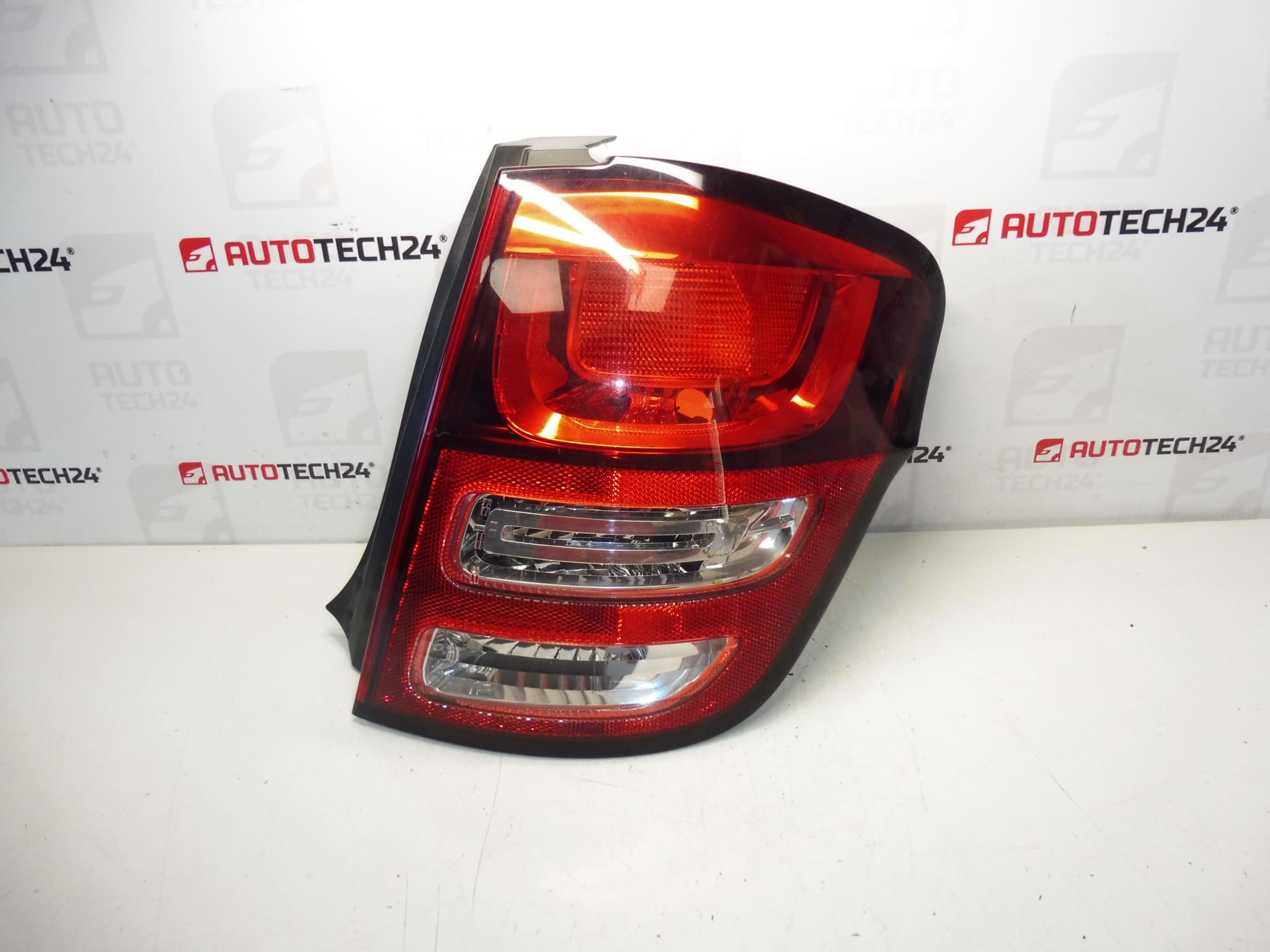 Aile de feu arrière droit Citroën C3 II 9673805380 6351KQ (copie)