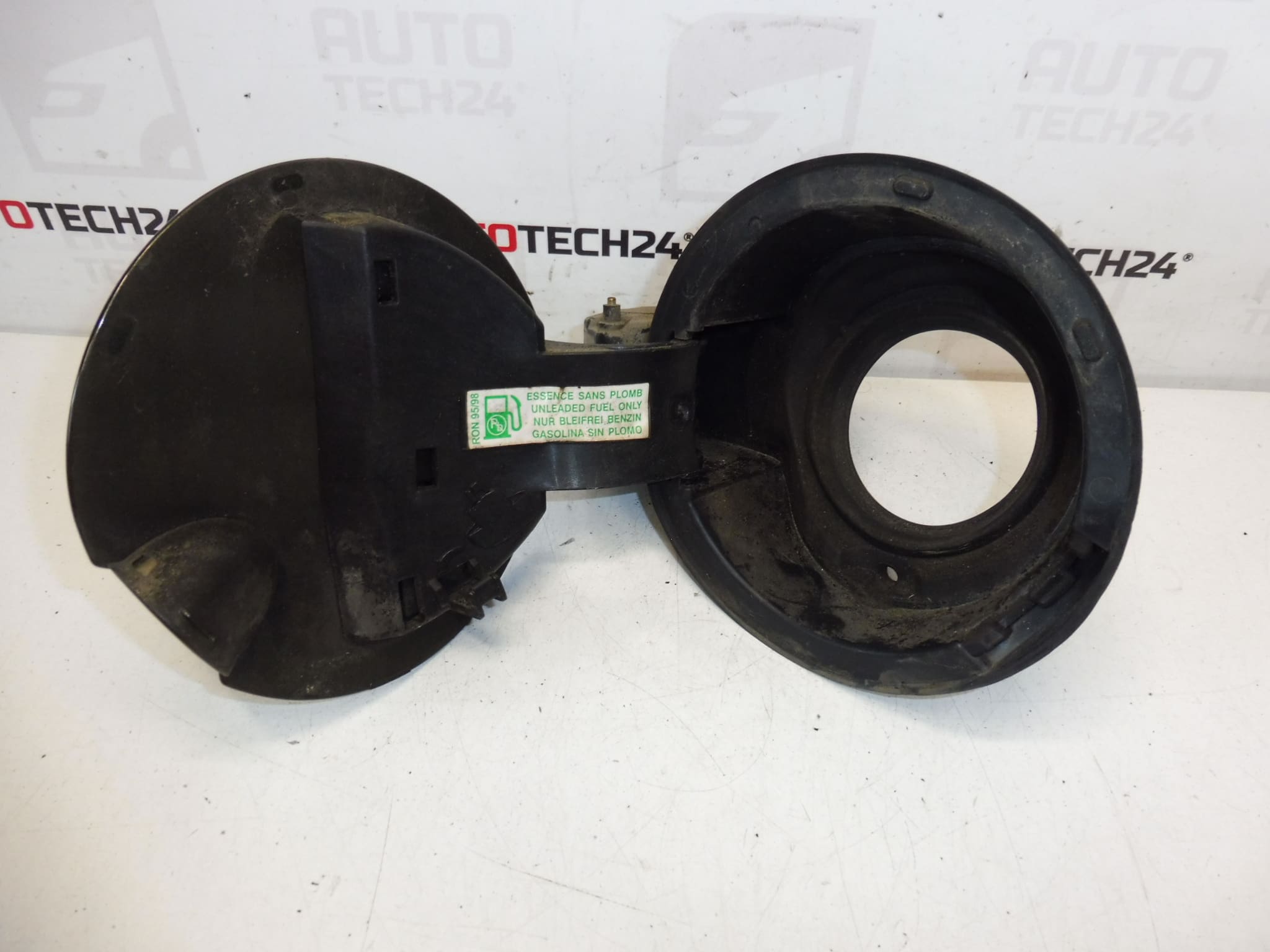Bouchon de réservoir de carburant KDK Citroën C3 II A51 1517H3 – Image 2