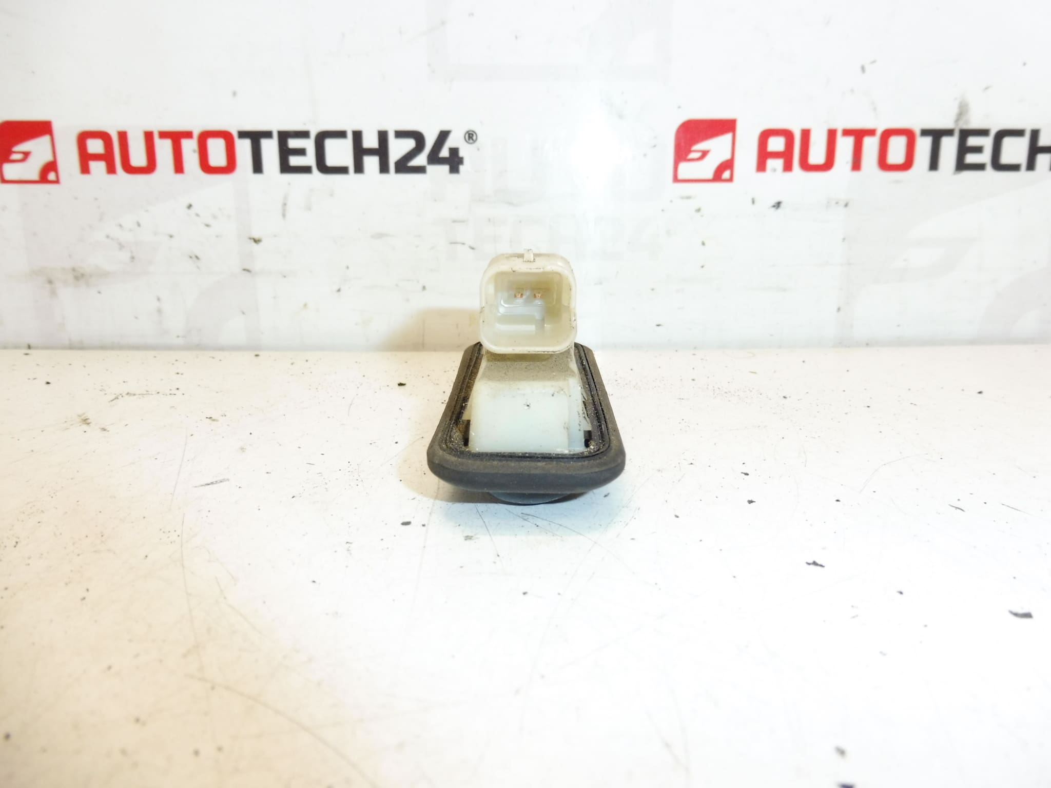 Commande d'ouverture de hayon Citroën DS 6490CN – Image 2