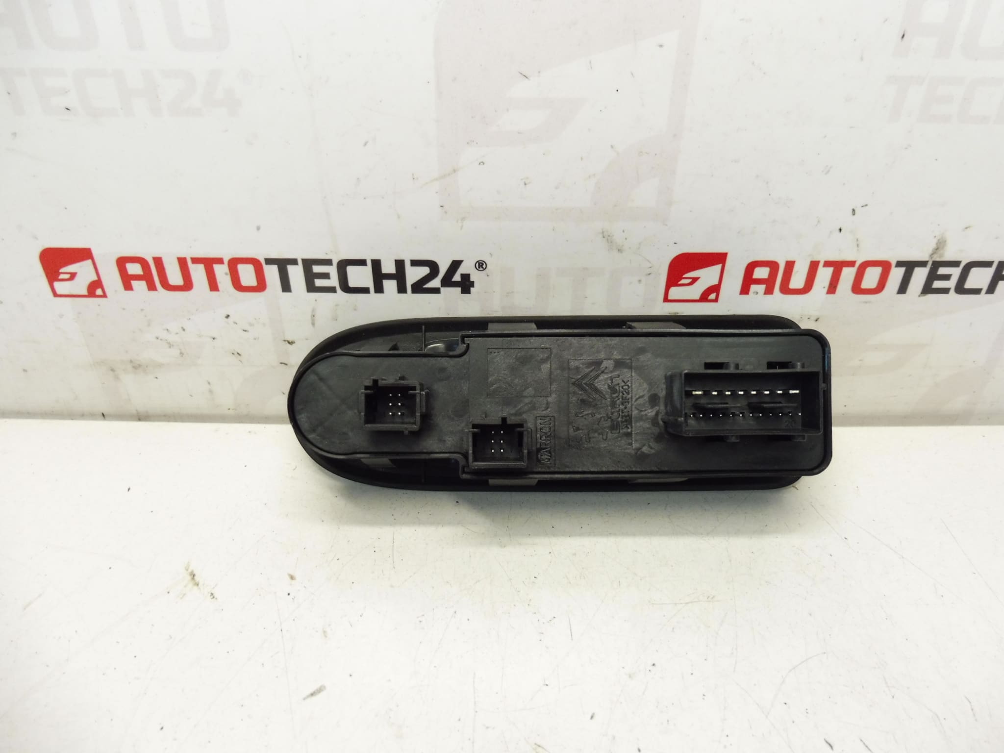 Commande de vitres et rétroviseurs Citroën C3 II 96652236XT 6490AZ – Image 2