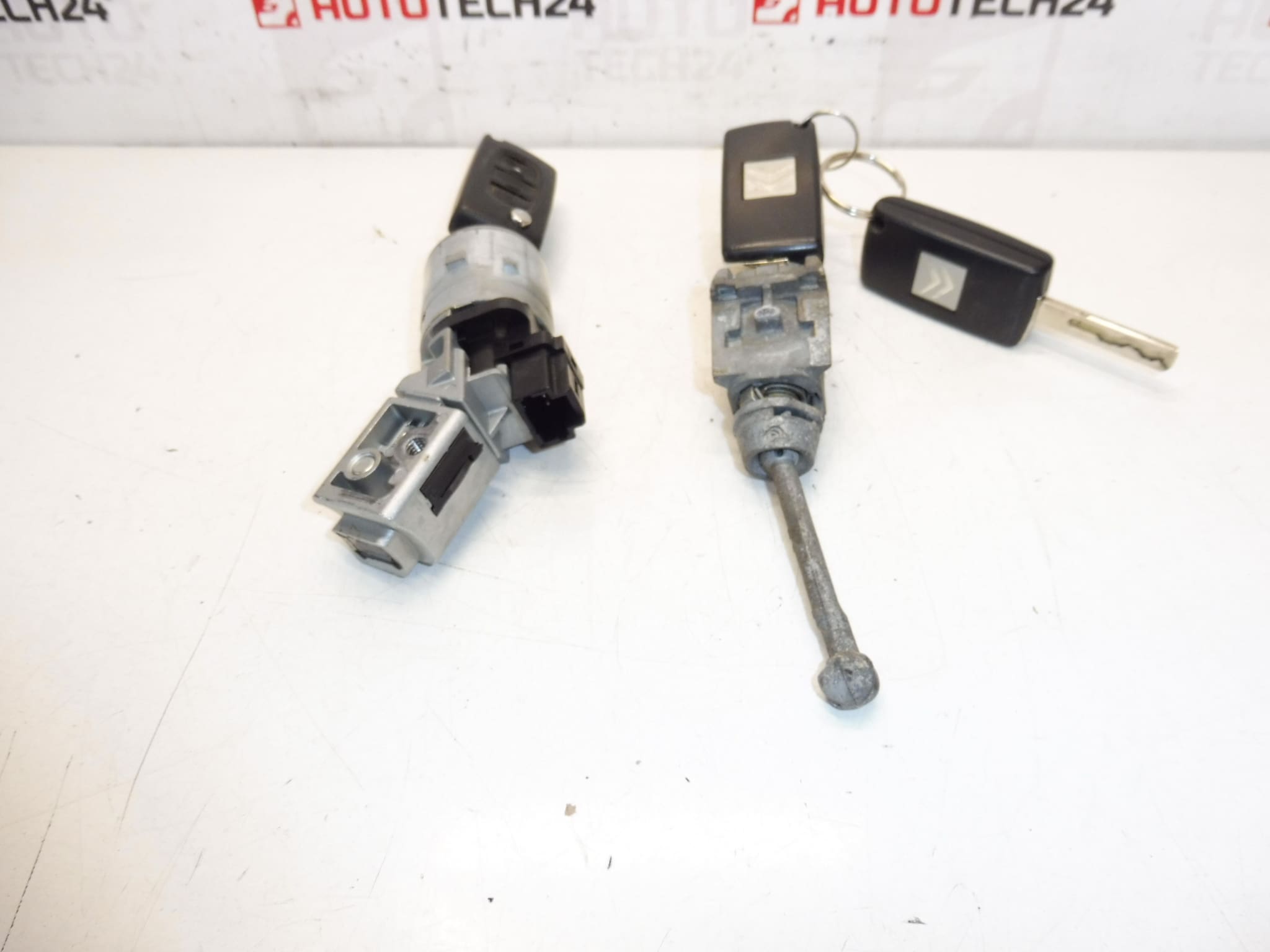 Jeu de serrures et 3 clés Citroën Peugeot 4162KF 4162KC – Image 2