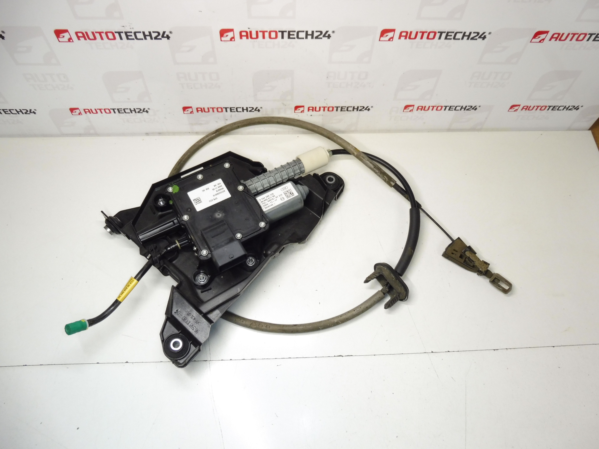 Frein à main électronique Peugeot 3008 I 0204280099 9684898480 470209
