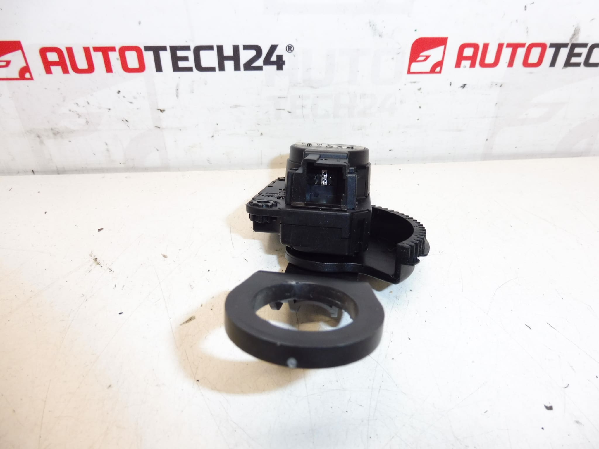 Actionneur de chauffage BEHR Citroën Z5509001 28006148A 647998 – Image 2