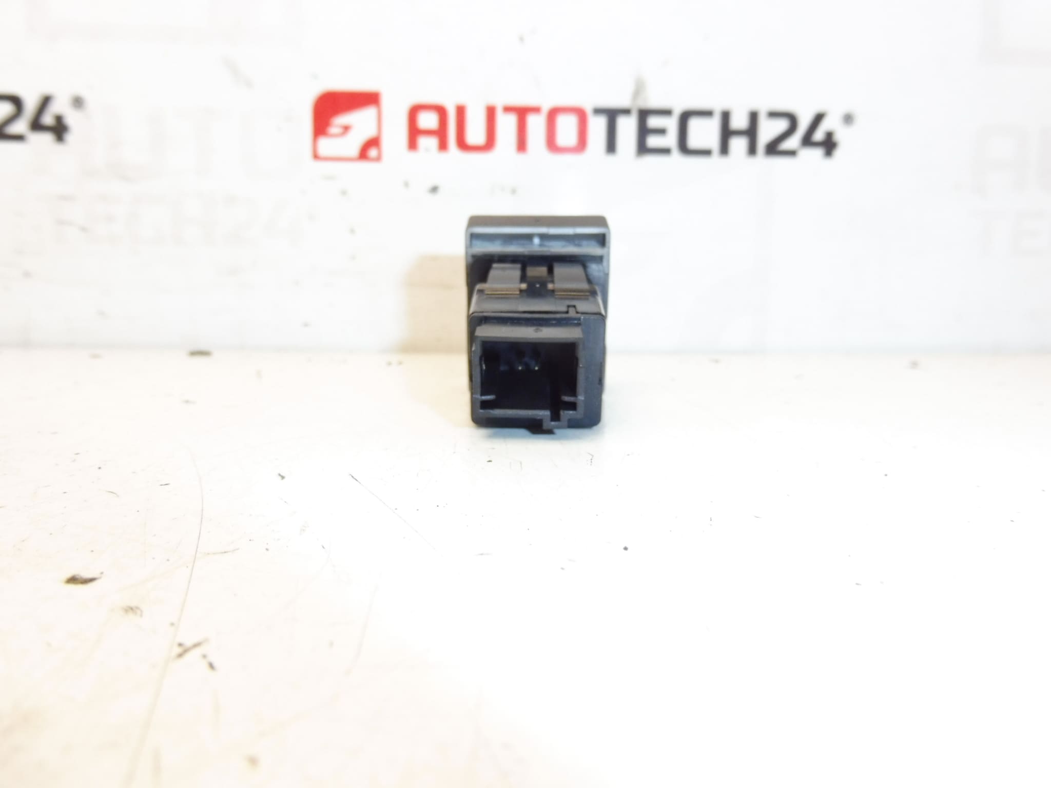 Contrôleur de verrouillage centralisé Peugeot 3008 5008 96652390ZD 6490Z3 – Image 2
