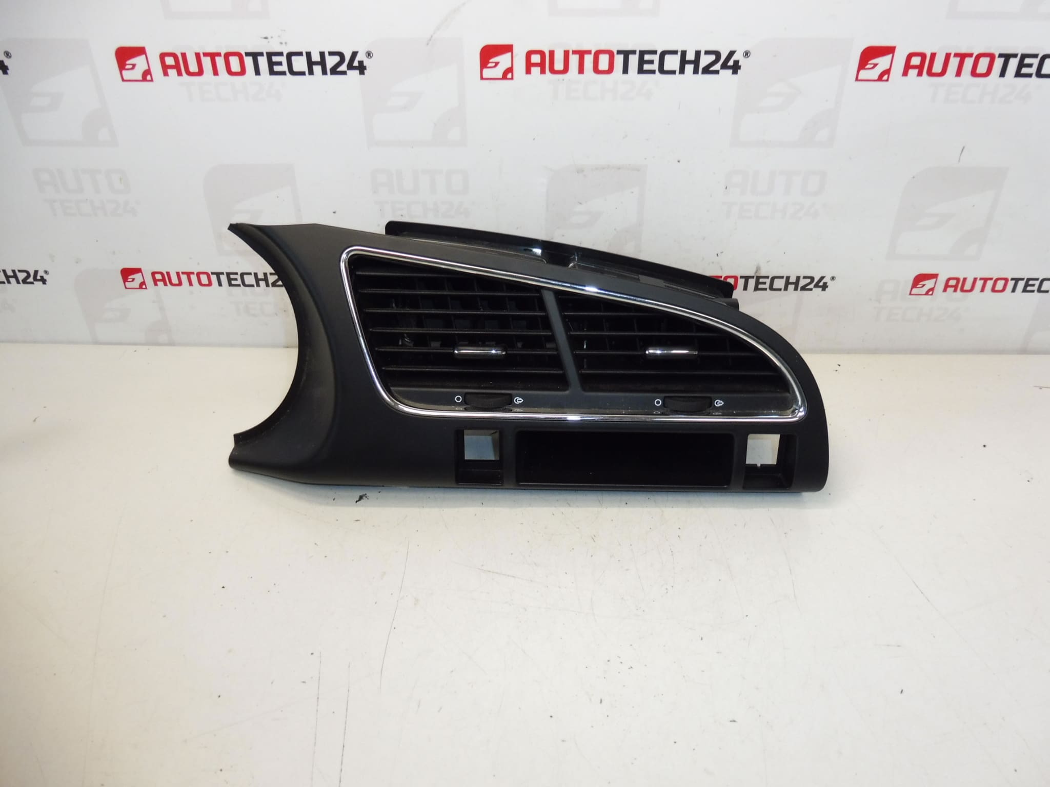 Panneau central Peugeot 3008 5008 823114