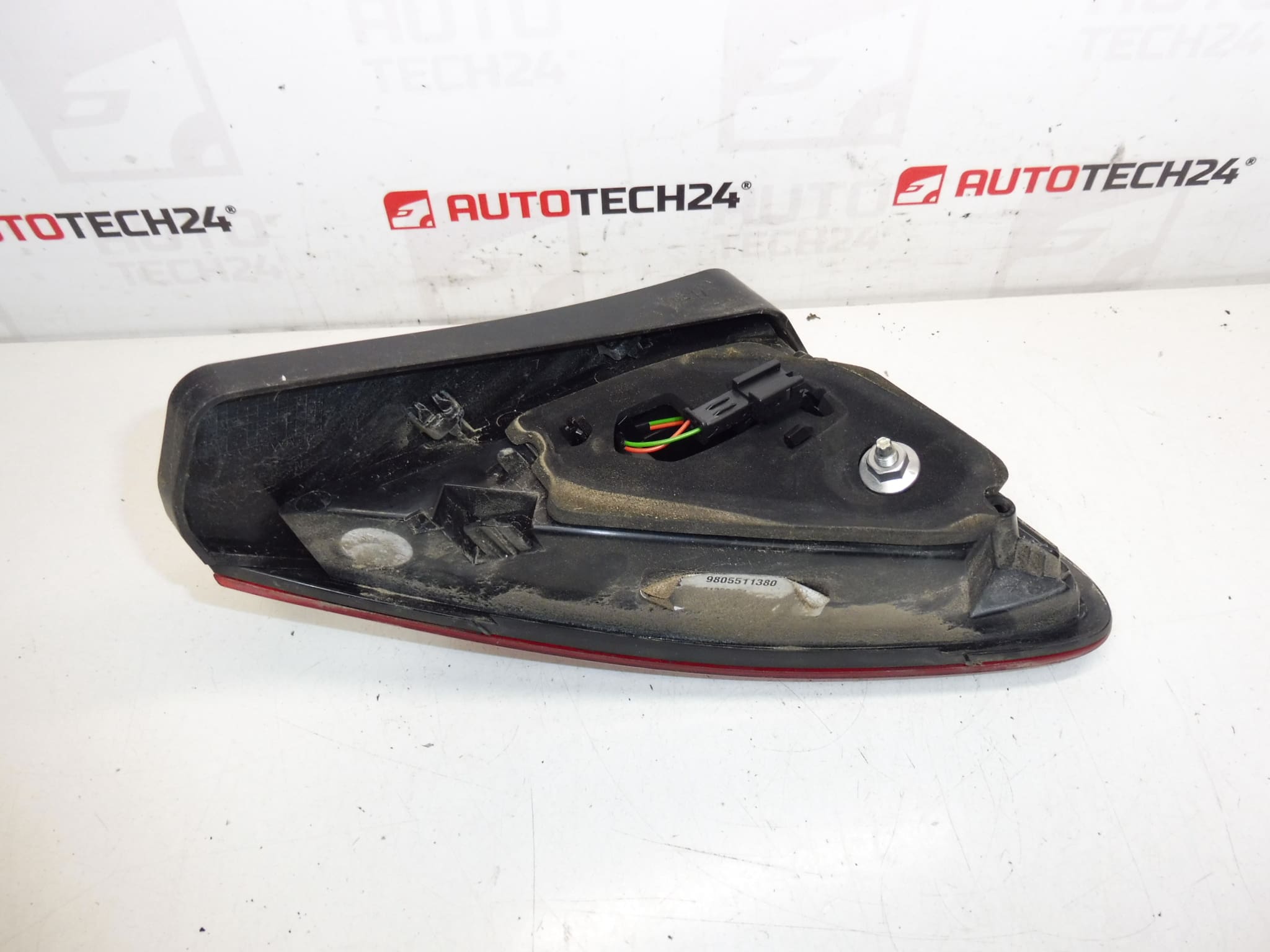 Peugeot 3008 couvercle phare arrière gauche 9805511380 – Image 2