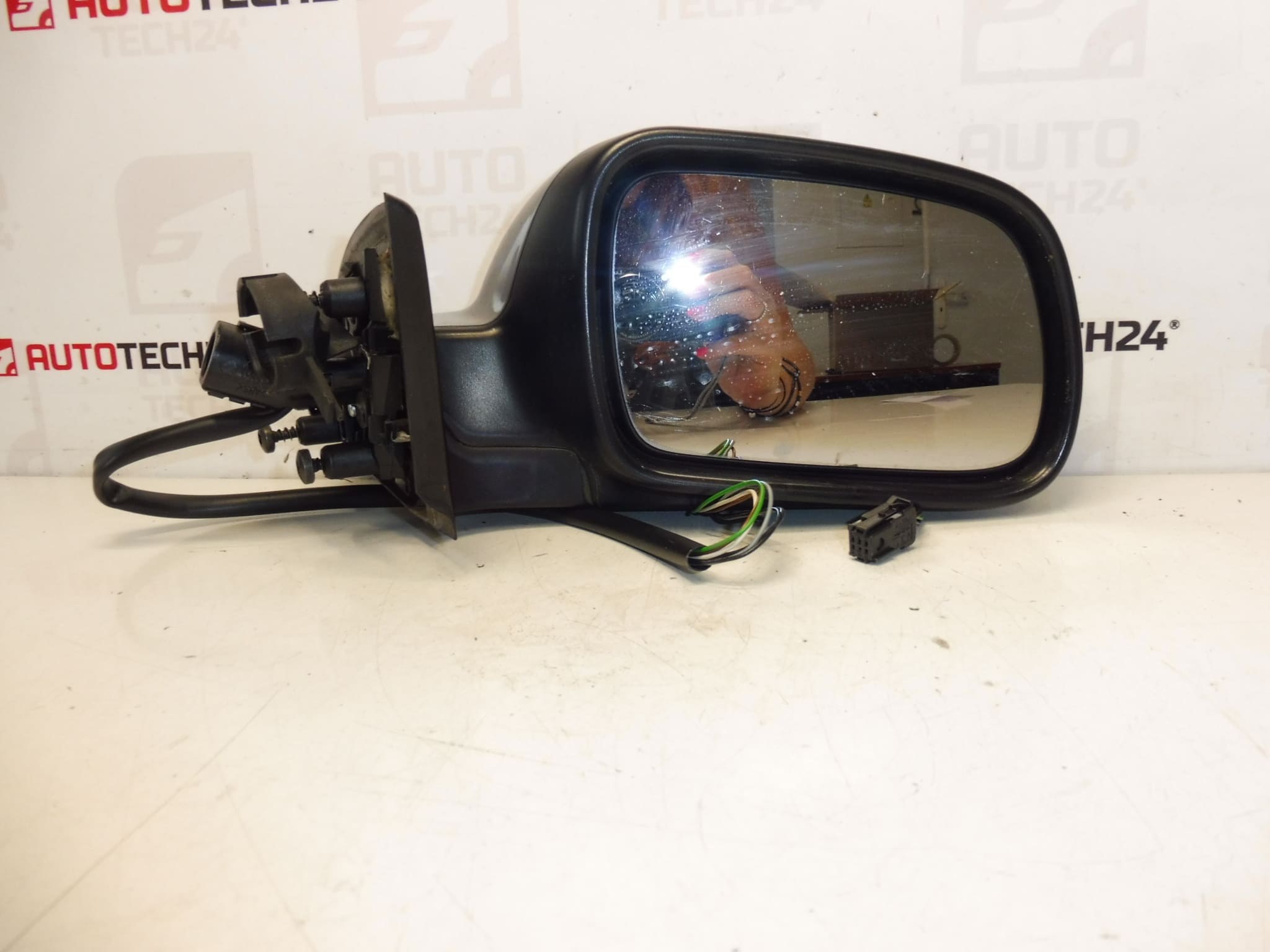 Rétroviseur droit Peugeot 307 EZAC 8149AX – Image 2