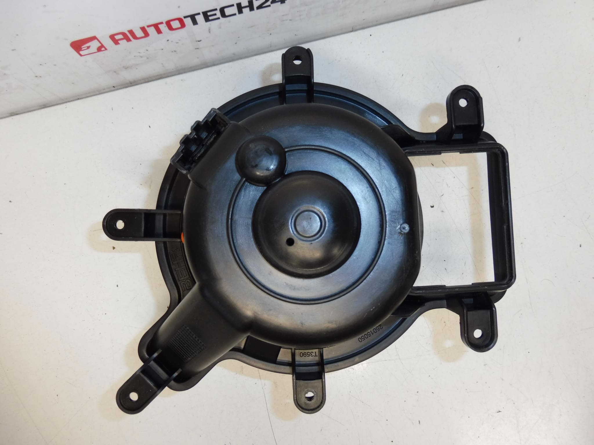 Ventilateur de chauffage Peugeot 3008 5008 T3953002 1606389380 – Image 2