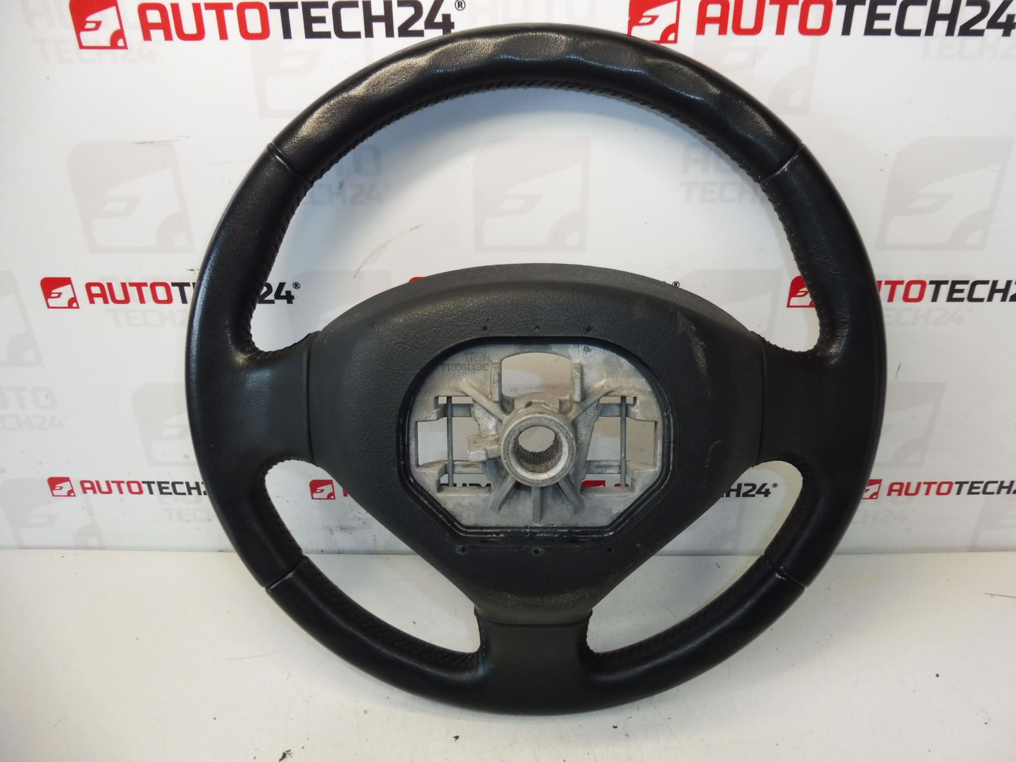 Volant Peugeot 3008 5008 96866138ZD – Image 2