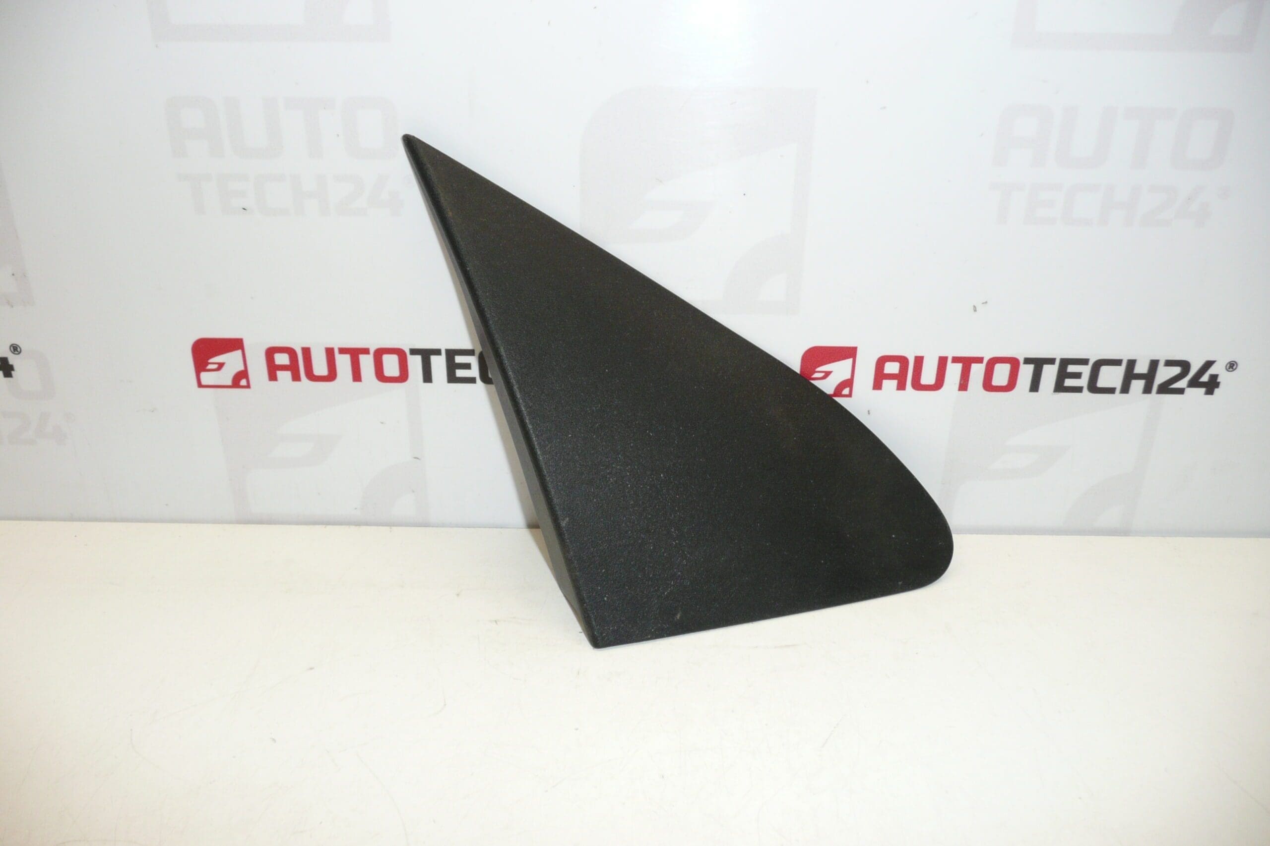Cache d'aile droite Citroën C1 Peugeot 107 60117-0H020 8120Q7