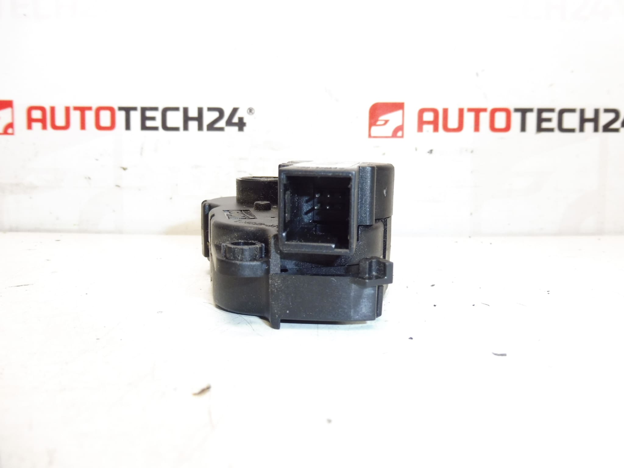 Servomoteur Valeo Citroën Peugeot T1009914P A 6479E7