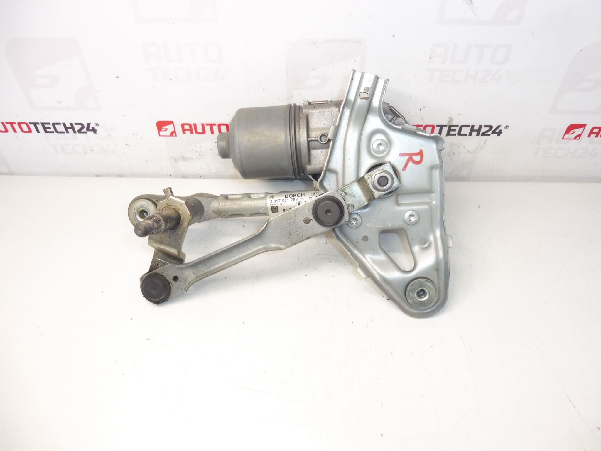 Moteur d'essuie-glace droit Peugeot 3008 5008 9671062380 6405PX 6405PA