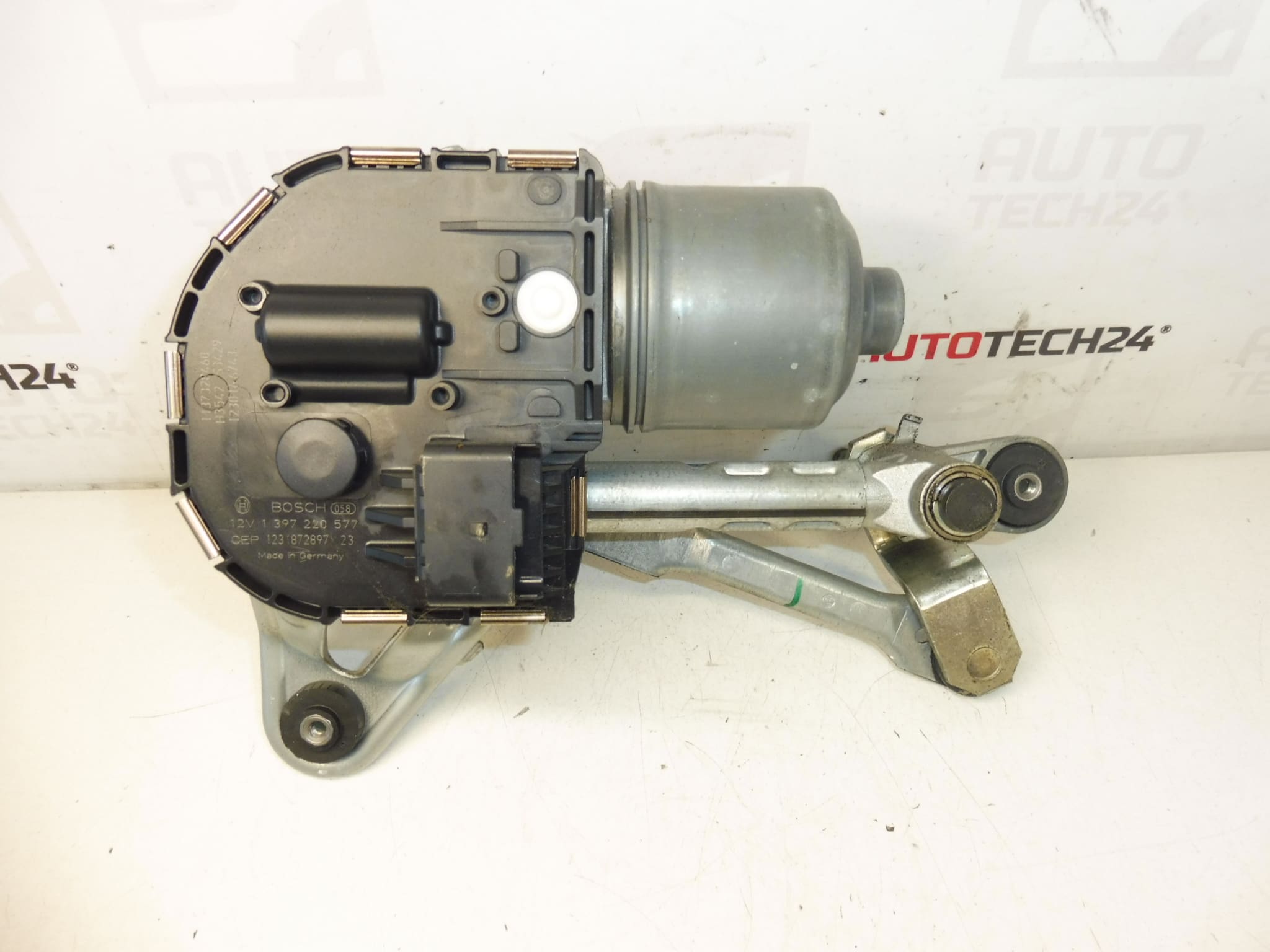 Moteur d'essuie-glace droit Peugeot 3008 5008 9671062380 6405PX 6405PA