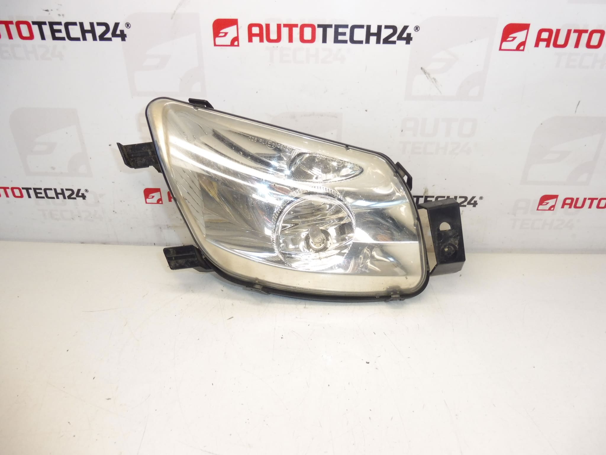 feu antibrouillard avant gauche Peugeot 308 9680498680 6208F0