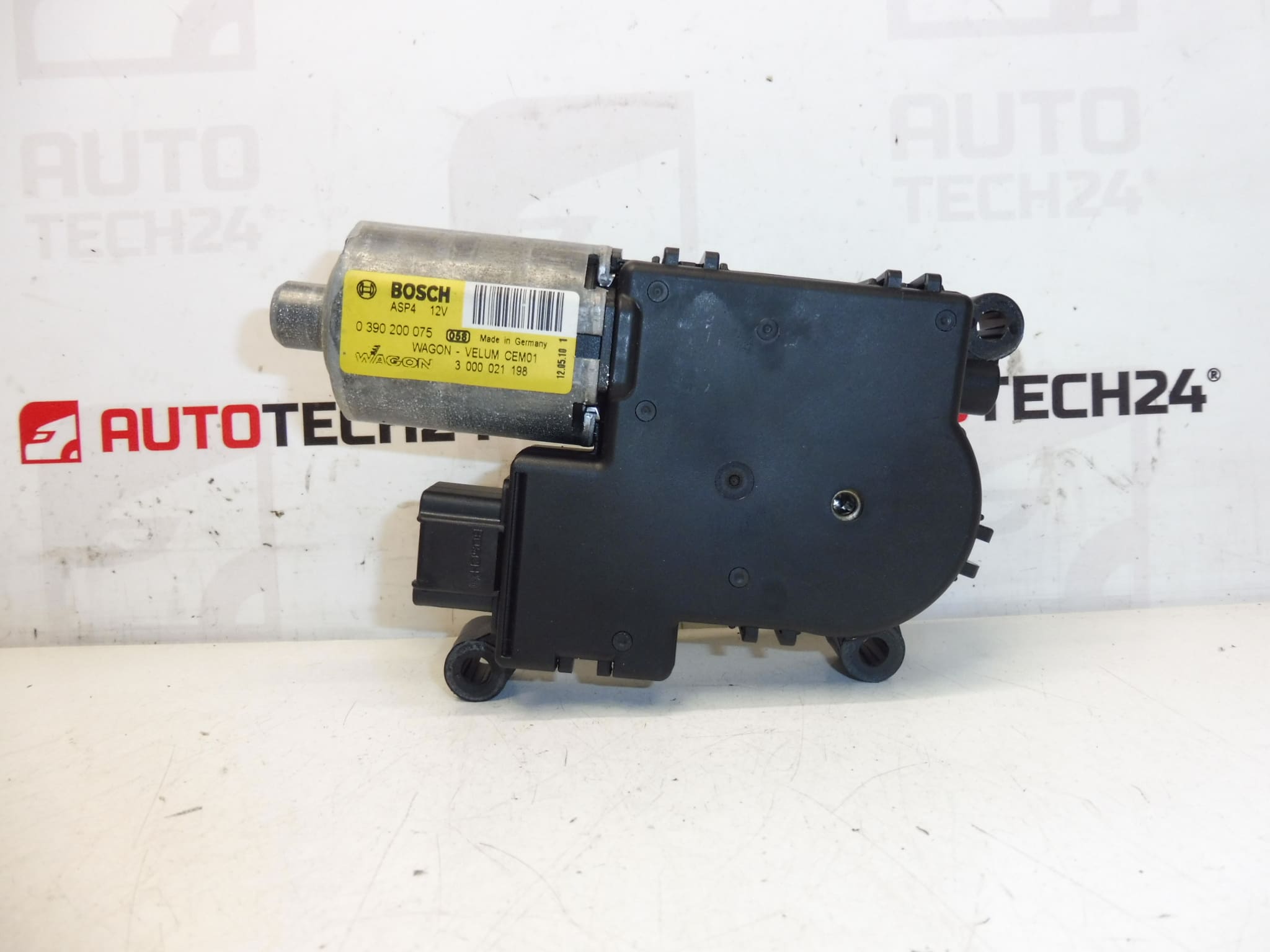 Moteur électrique Bosch Peugeot 307 T7 0390200075 8401RR