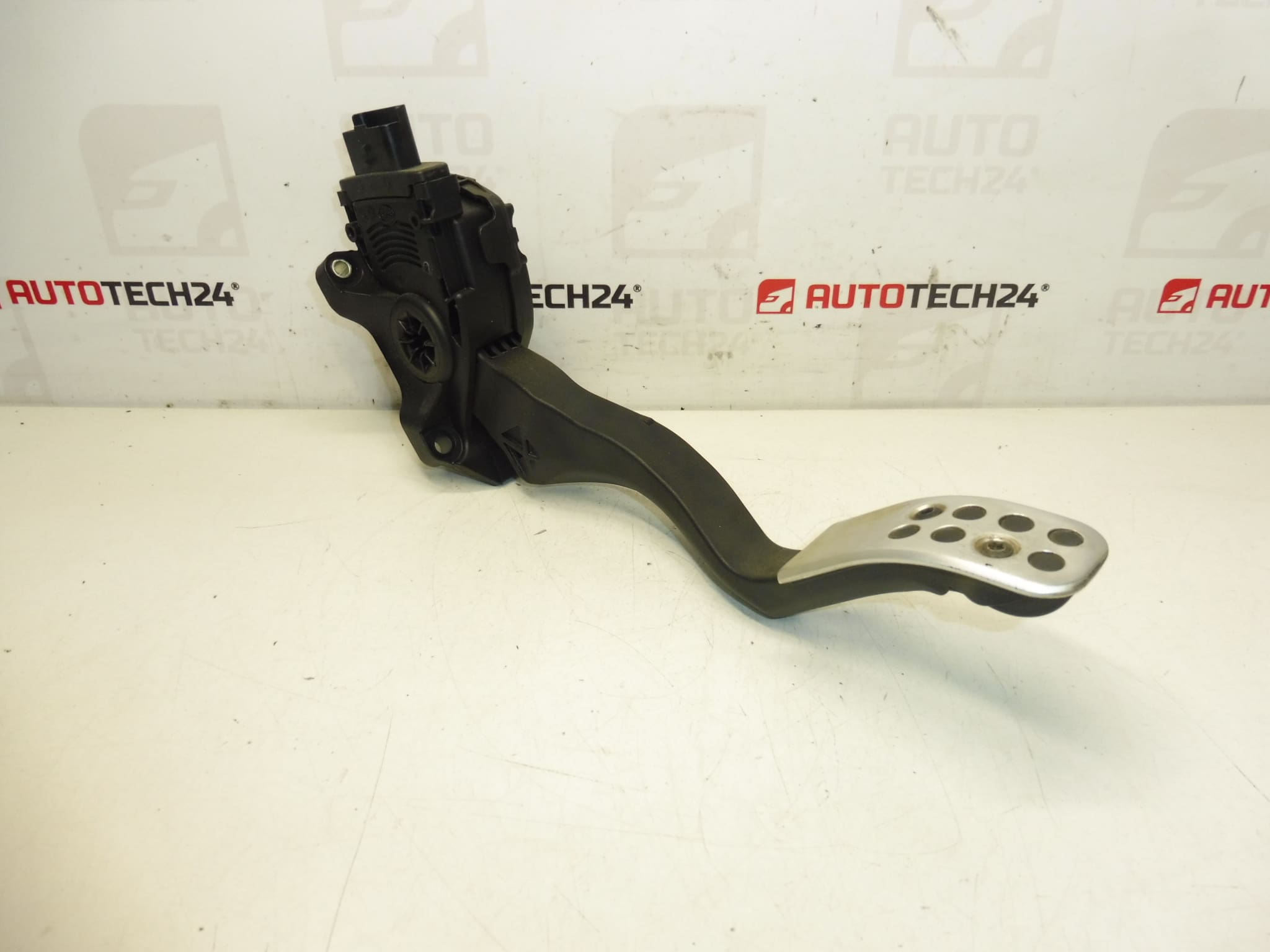 Pédale d'accélérateur HELLA Citroën Peugeot 9671433880 1601CX