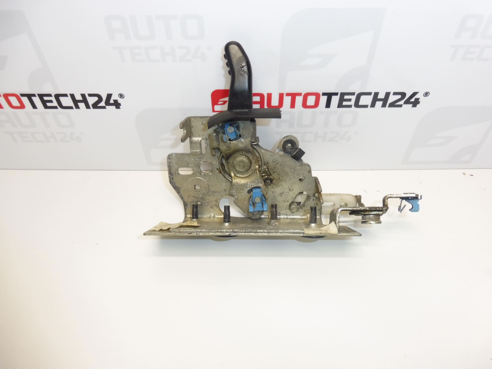 Serrure de porte aile inférieure droite Citroën Berlingo II 8726F4