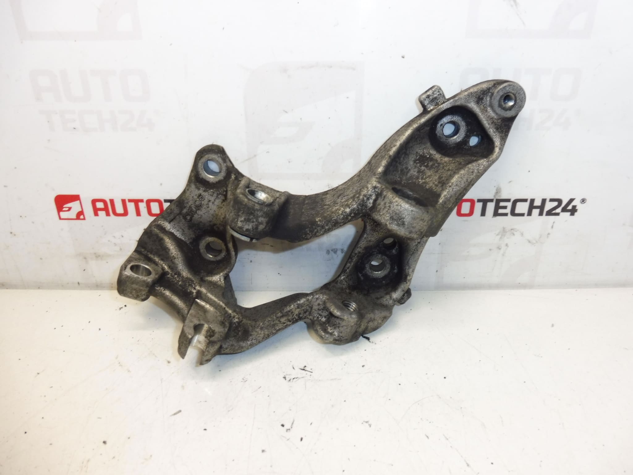Support d'alternateur Citroën Peugeot 9655652980 5706K3