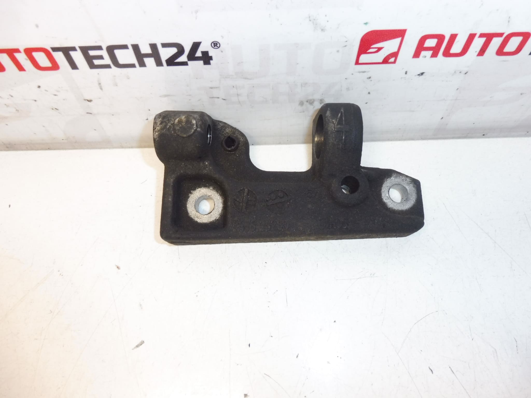 Support d'alternateur Citroën Peugeot 9656125280 5706K9