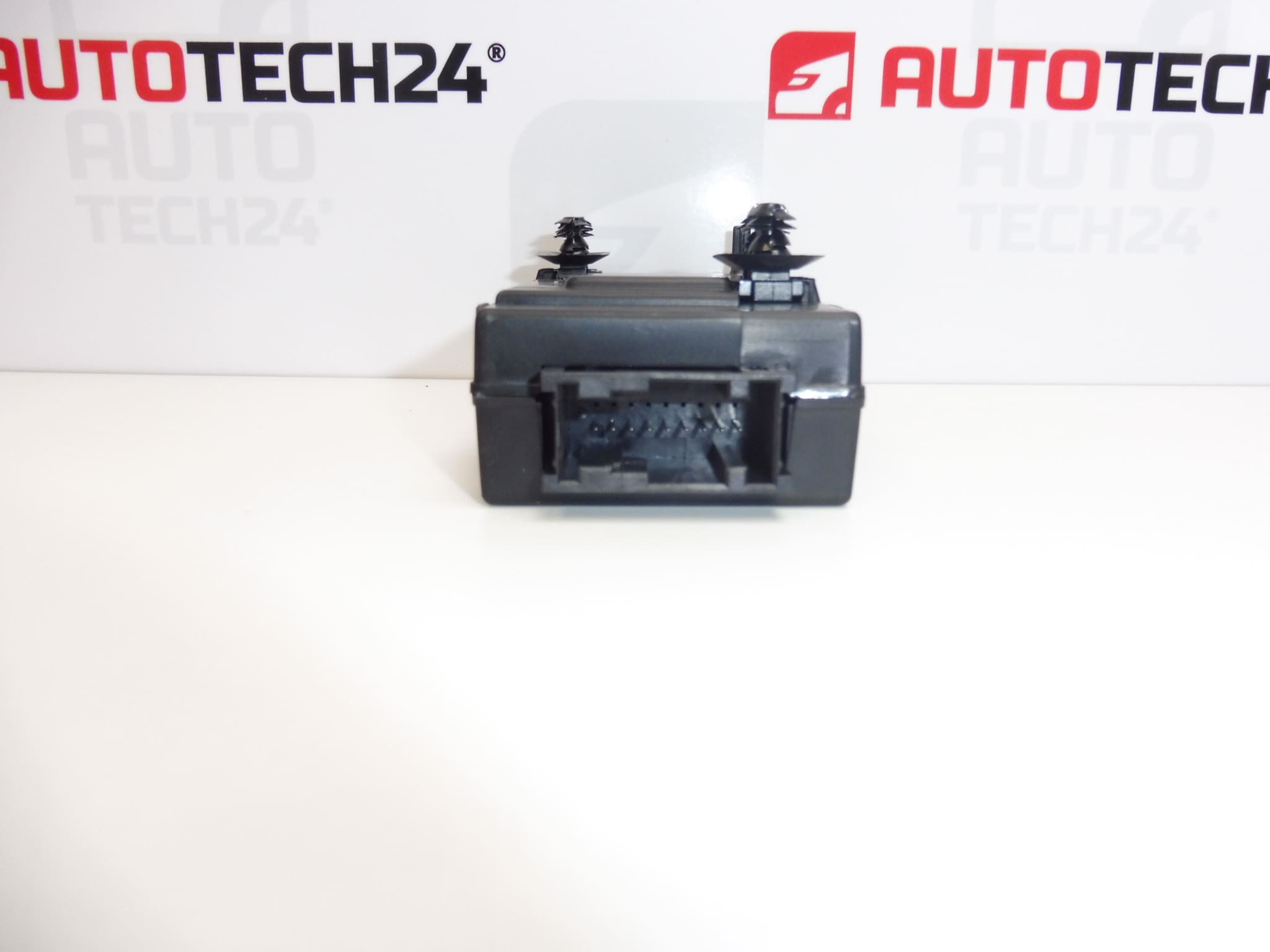 Boîtier de détection de sous-gonflage Citroën C4 Picasso 9665182080 5430P2 – Image 2