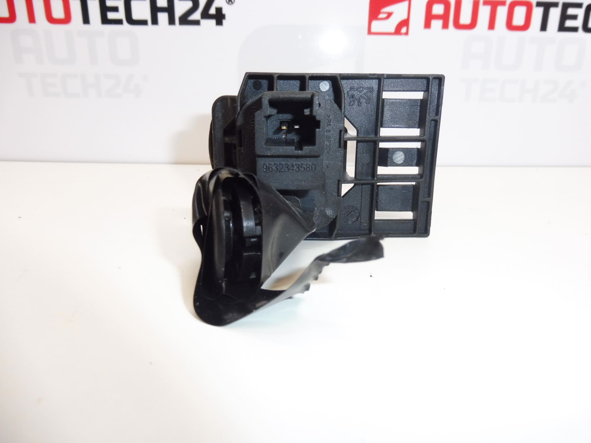 Bouton de hayon EZWD Peugeot 307 CC 9632343580 872559 – Image 2