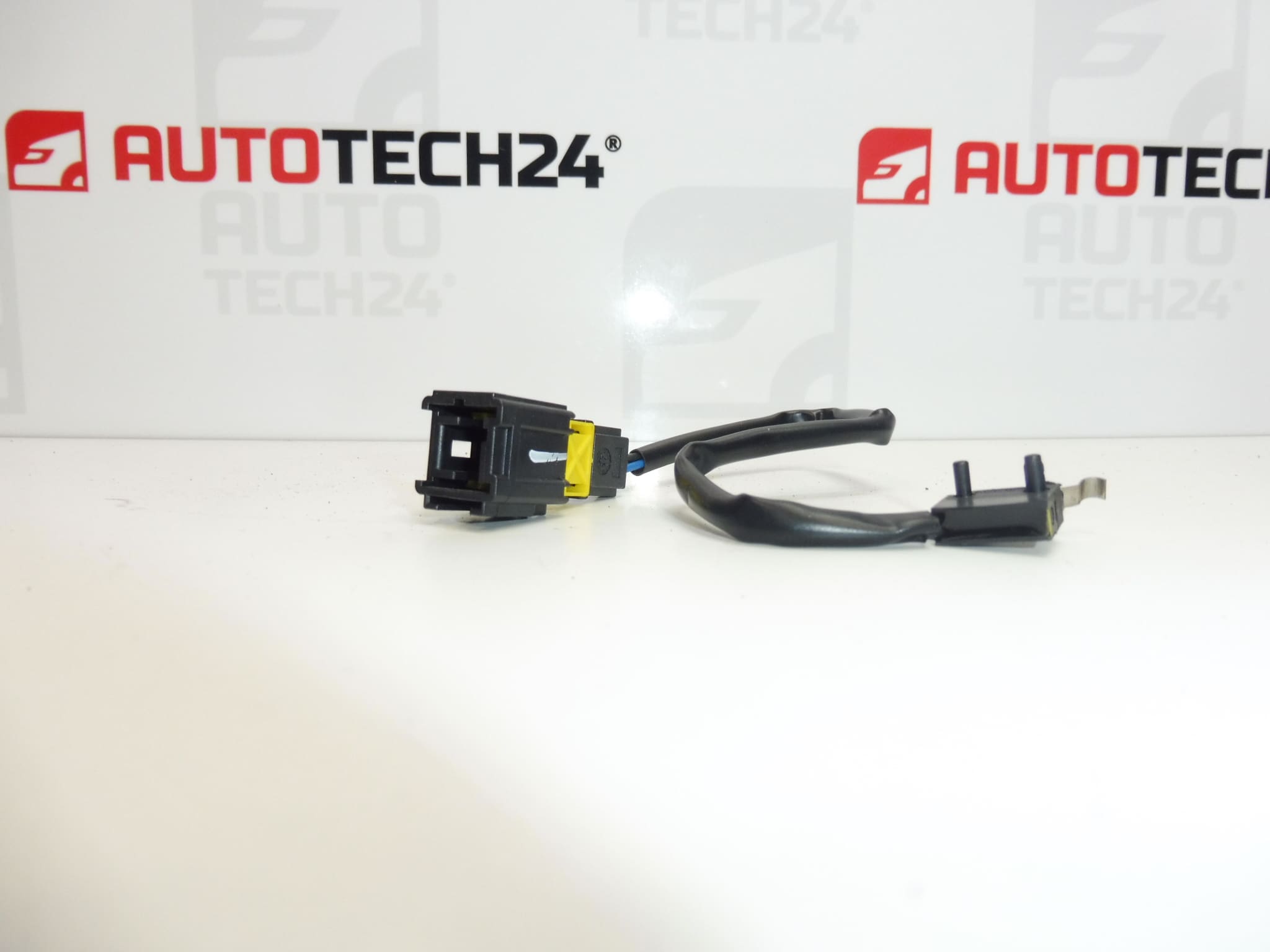 Interrupteur gauche de toit escamotable Peugeot 307 CC 8484L5 – Image 2
