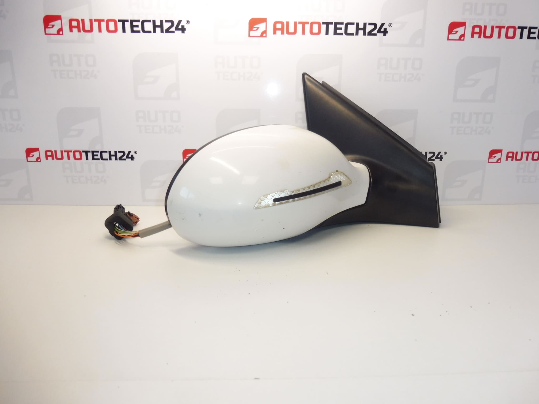 Rétroviseur droit Citroën C5 rabattable électriquement EWPB 96532993XT 8149WH