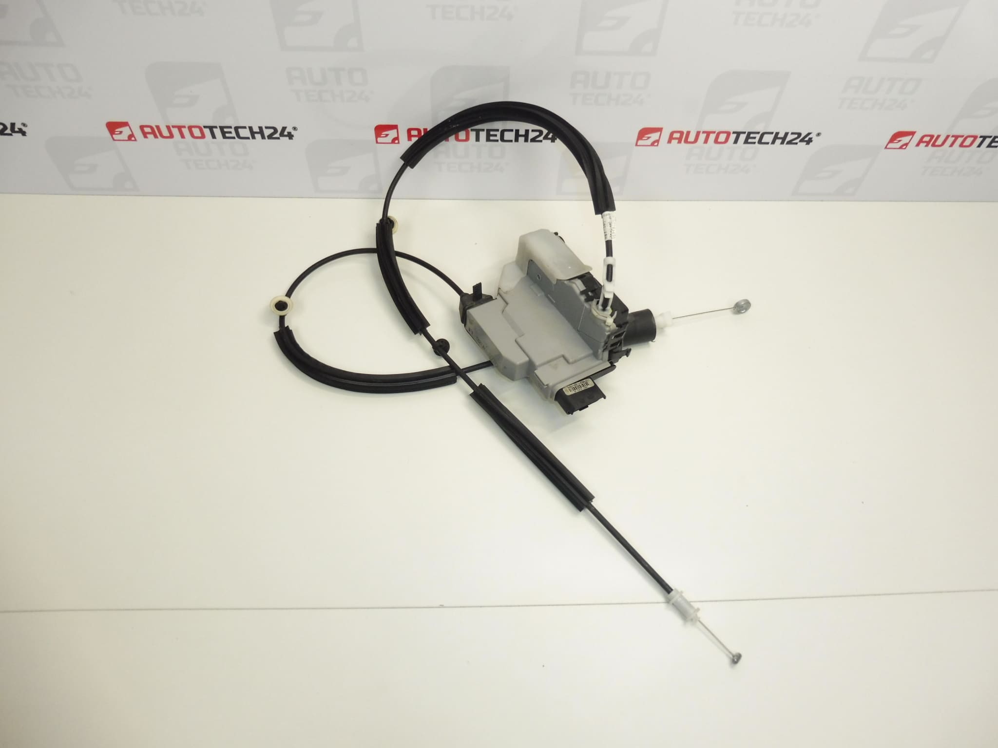 Serrure de porte arrière côté conducteur Citroën Peugeot 9824358680