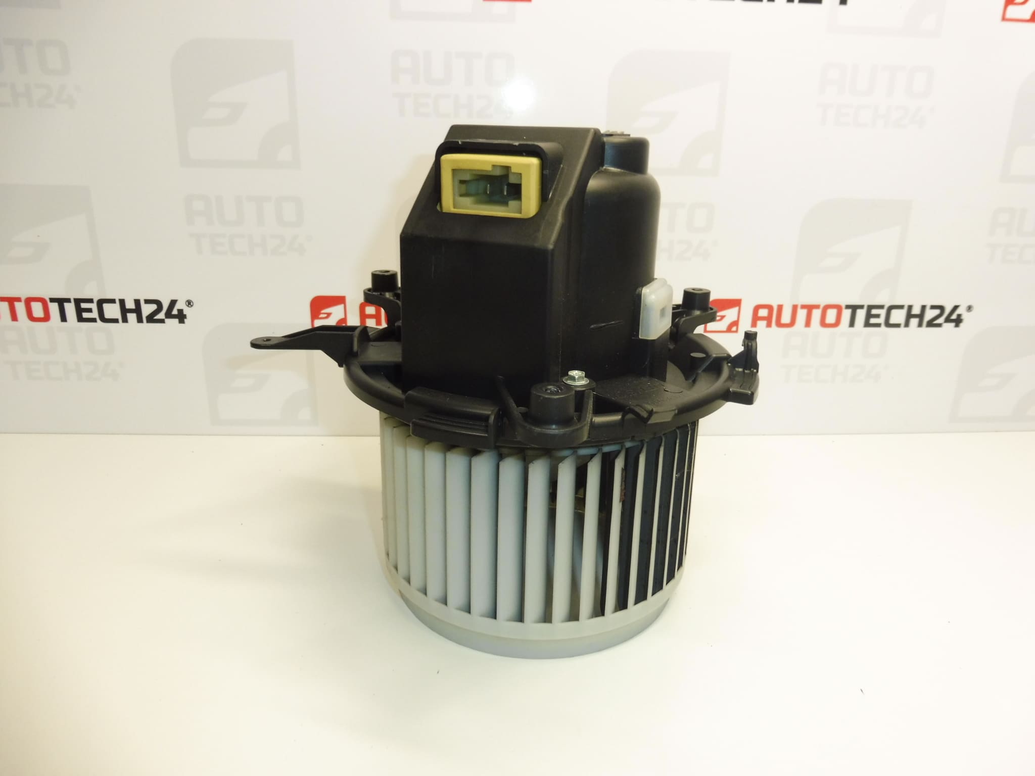 Ventilateur de chauffage Citroën Peugeot 9821292180 9849717380